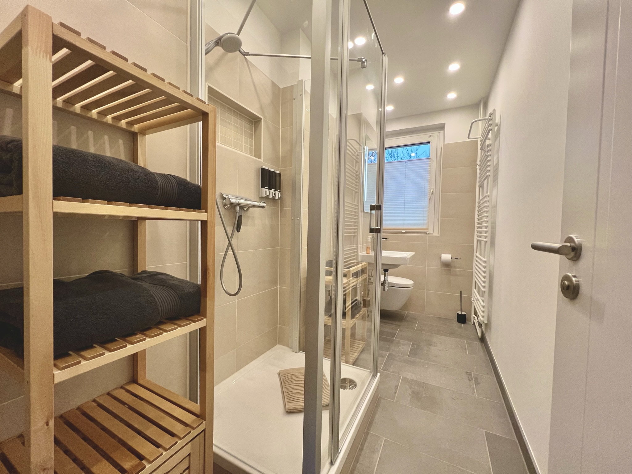 Bad_1_IMG_0641 Fereinwohnung Enzmann | Potsdam: Badezimmer, Dusche